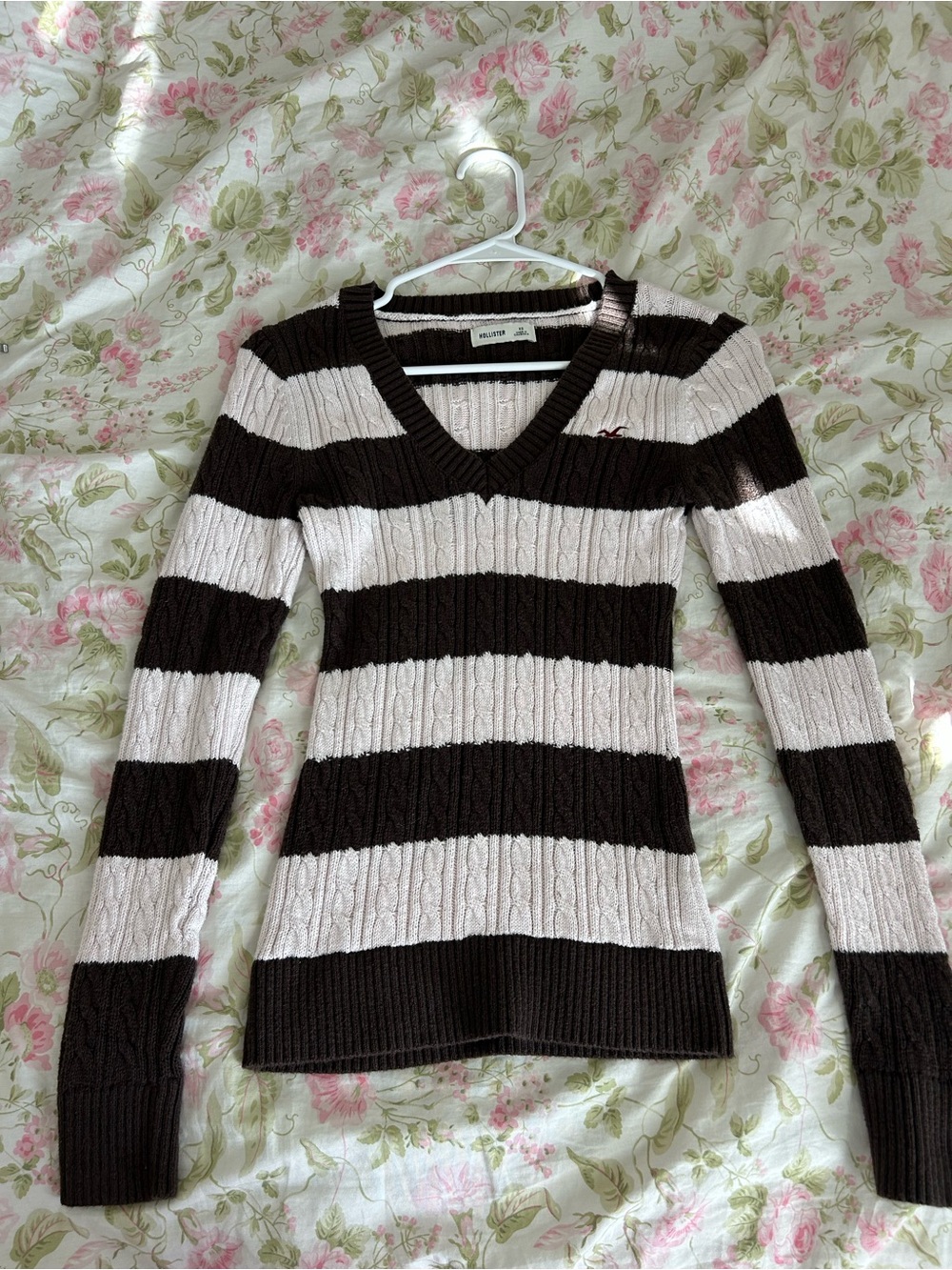 Hollister Brown and White Striped Cable-Knit V-Neck Sweater
